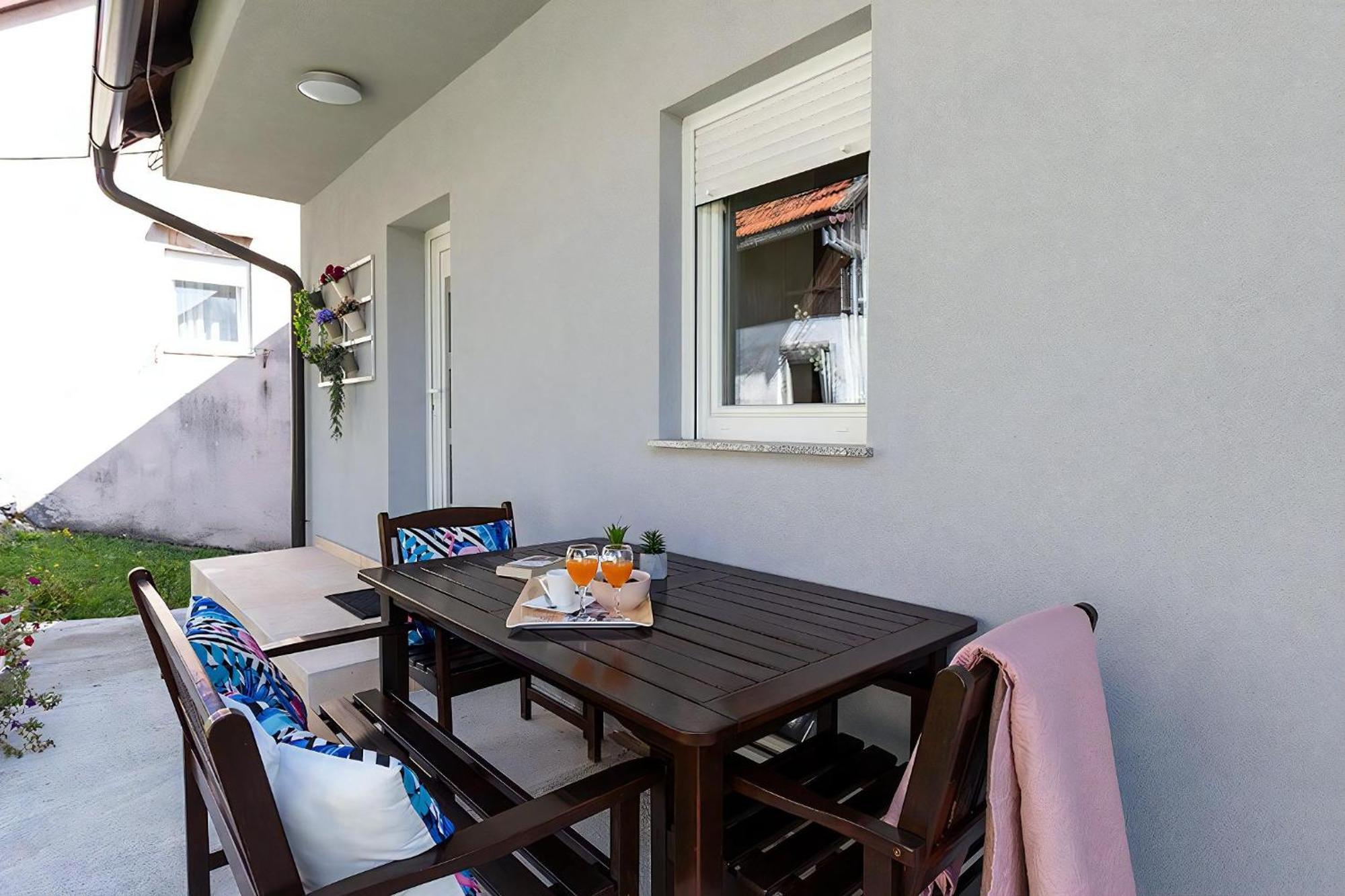 Ferienwohnung Anna In Lokve Bagian luar foto